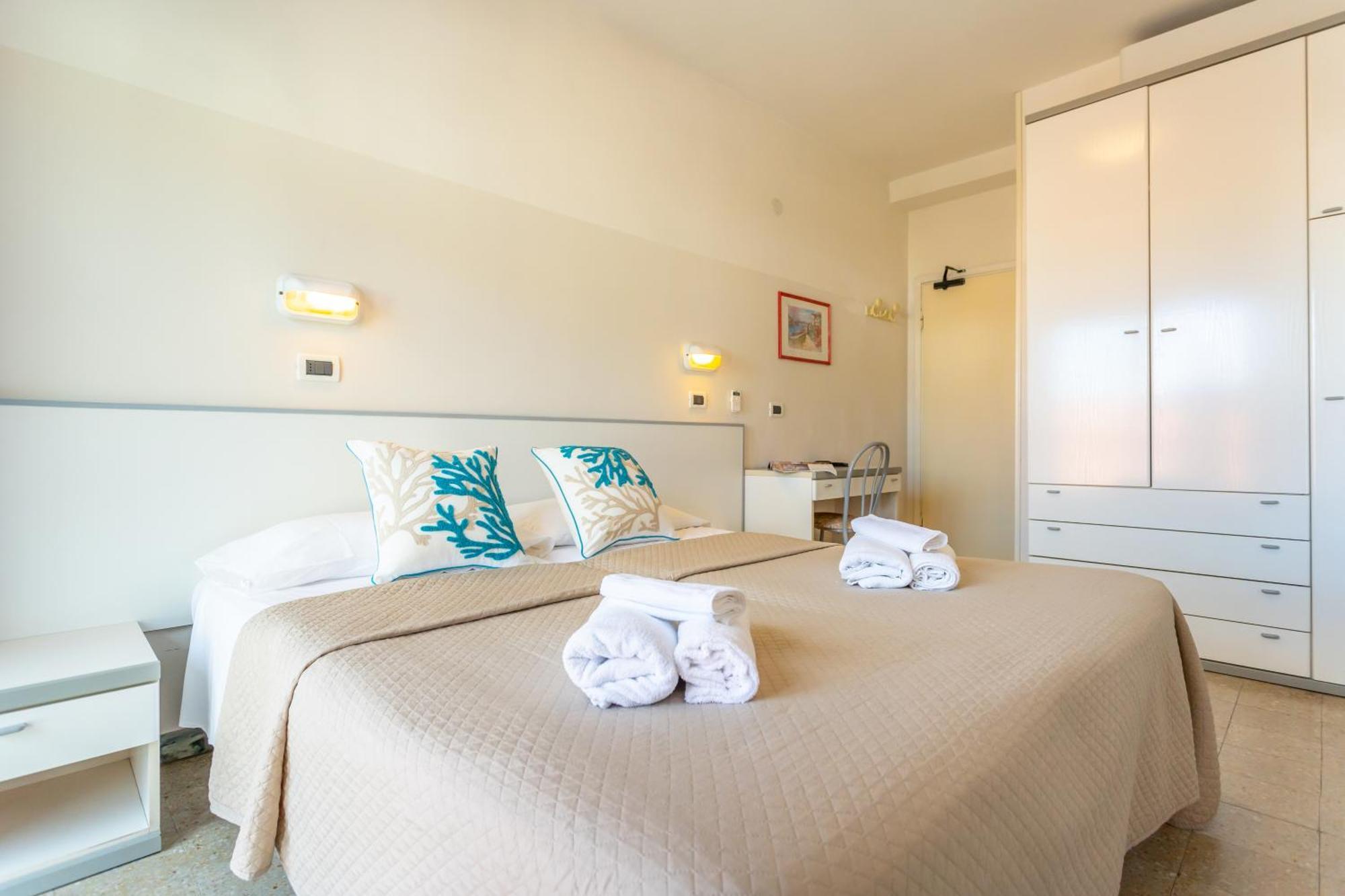 Hotel Selene - Vista Mare Riccione Exterior photo